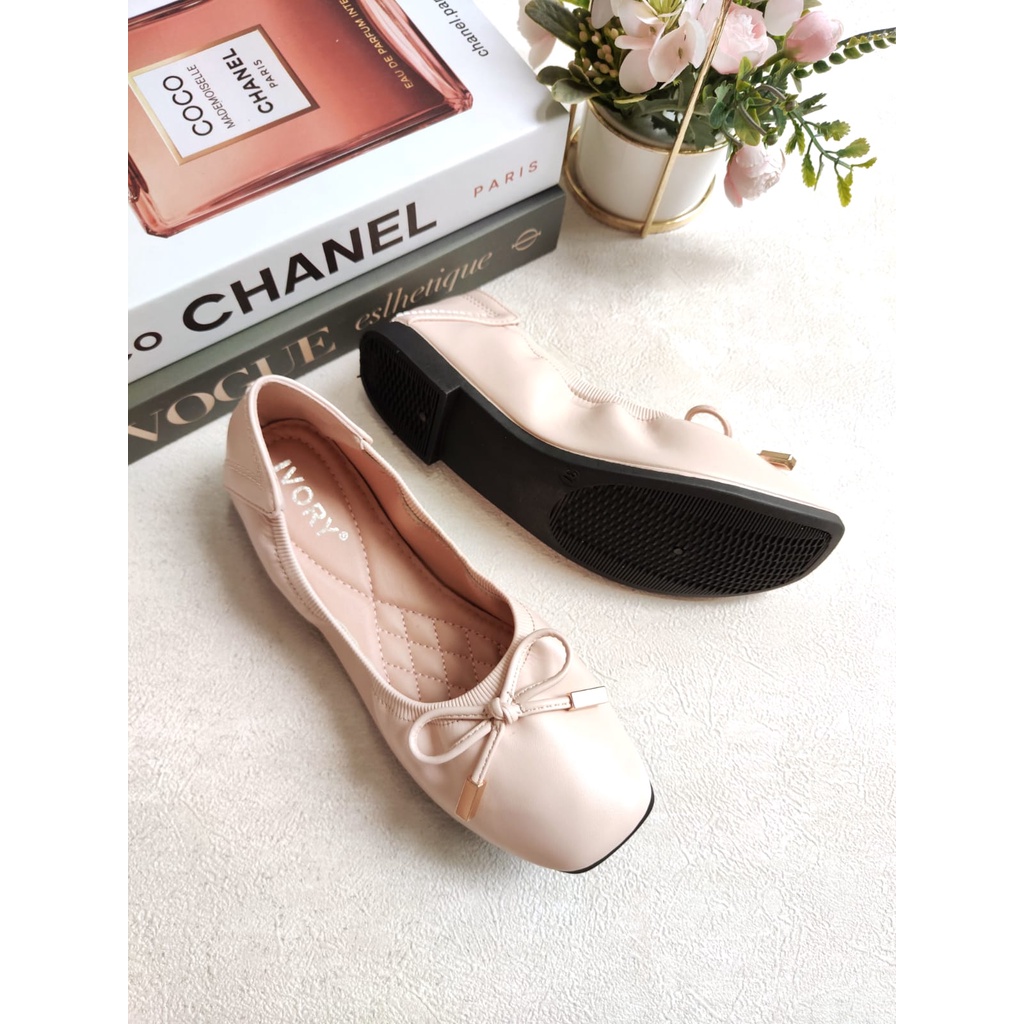 IVORY Sepatu Wanita Flat Ballerina Import 999-BL82