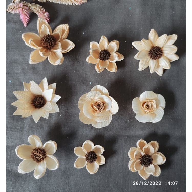 Bunga klobot /bunga klobot jagung/ bunga hiasan mahar