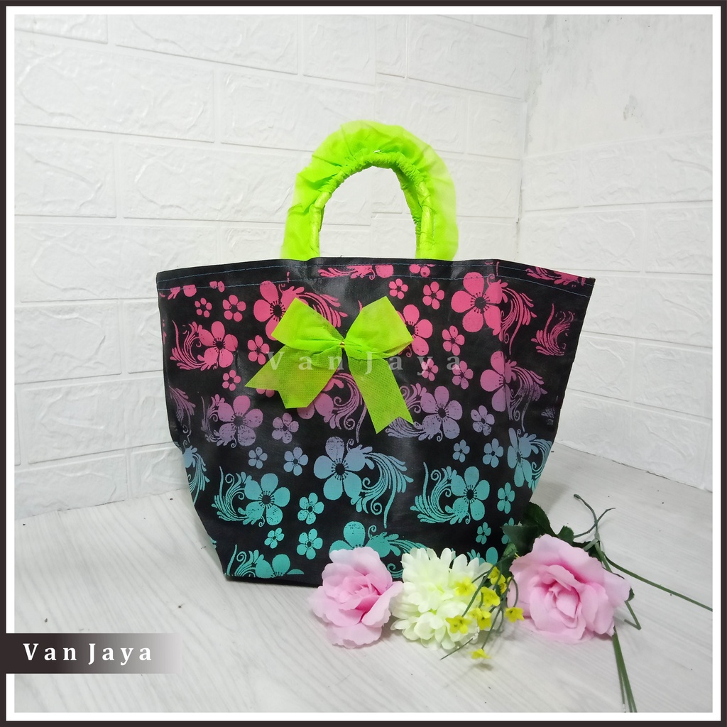 Tas Sarini | Tas Hajatan, Hantaran Kain Avalan & Spunbond Full sablon Uk 20 | Motif Bunga Mewah