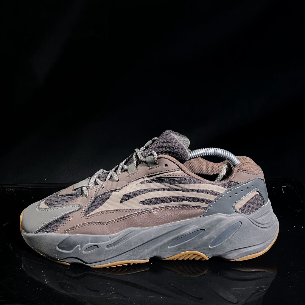[BARUDAK SNEAKERS] ADIDAS YEEZY 700 V2 BROWN ORIGINAL SECOND ORI YEZY V 2