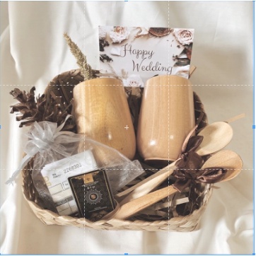 

Gold Series / Hampers Emas minigold / hampers lebaran/ Kado pernikahan/ parcel lebaran / Hadiah Natal / Hampers Wedding / Hampers wisuda / Kado Ulang Tahun