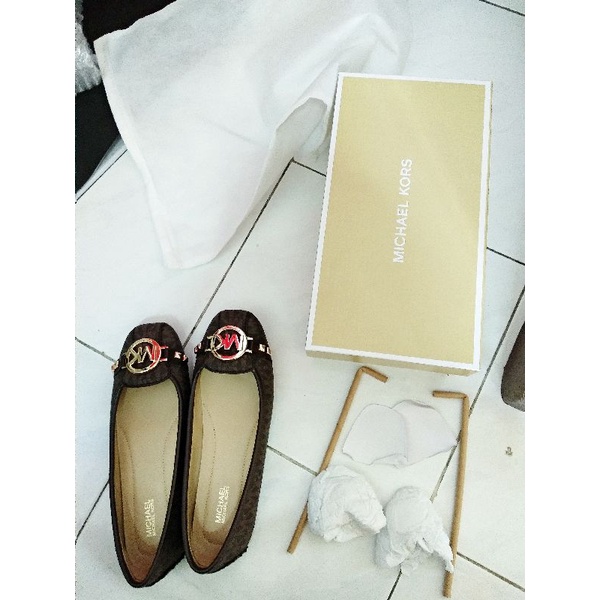 Brand New Michael Kors Fulton Signature Brown Stud Flatshoes Size 6 Original