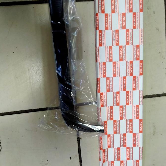 Karet List Kaca Depan / Molding Kaca Depan Isuzu Panther Kapsul