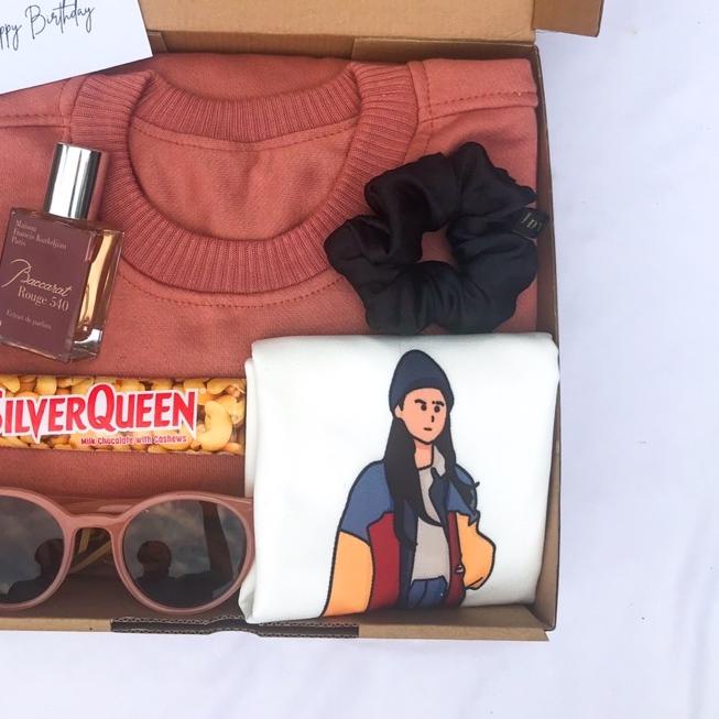 

Diskon | KI3 | [SWEATER] GIFTBOX CEWE / SWEATER CEWEK / KADO CEWEK / KADO PACAR / ANNIVERSARY / VALENTINE / HAMPERS CEWEK / KADO DOI / KADO OOTD