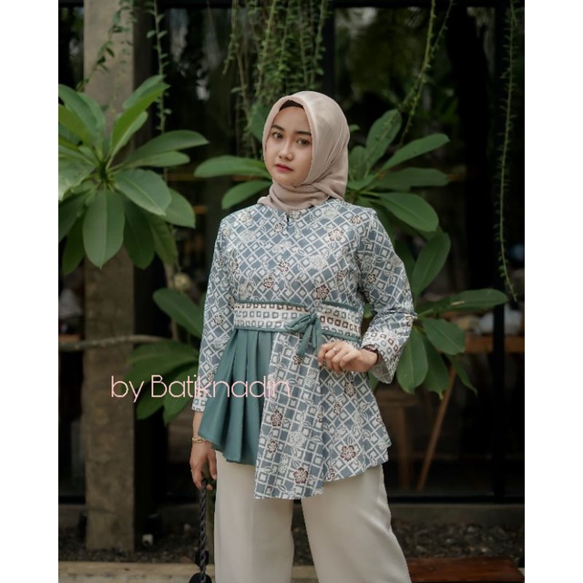 Baju Batik Wanita Kerja Modern Blouse Batik Wanita Kekinian