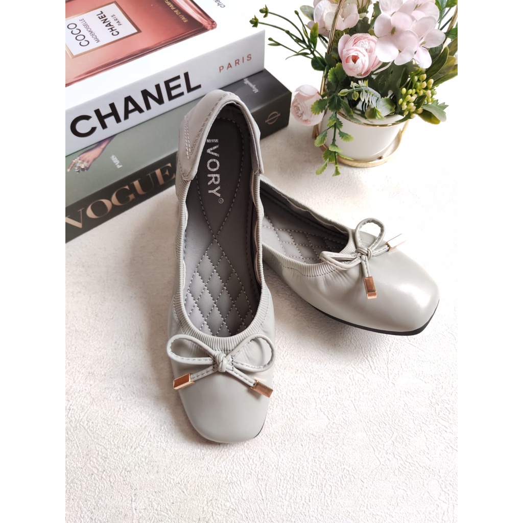 IVORY Sepatu Wanita Flat Ballerina Import 999-BL82