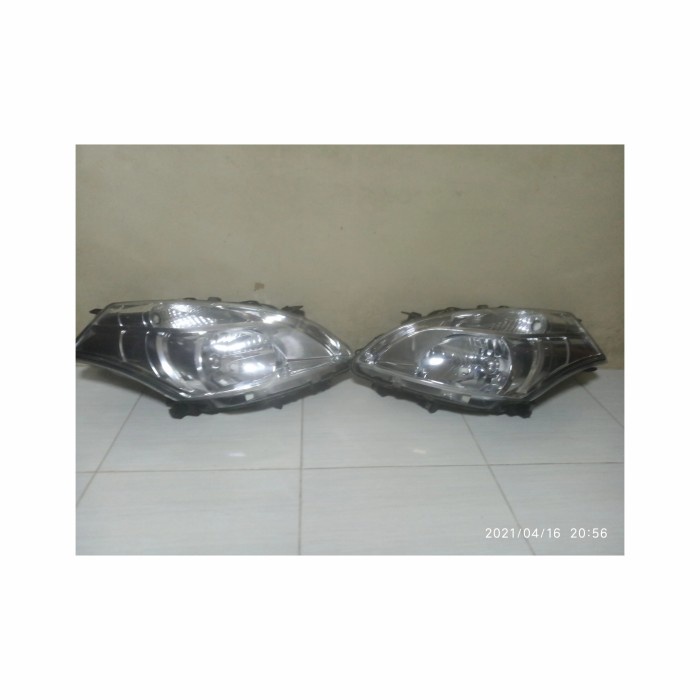 {BEKAS} lampu depan Suzuki Ertiga 2012/14 Murah