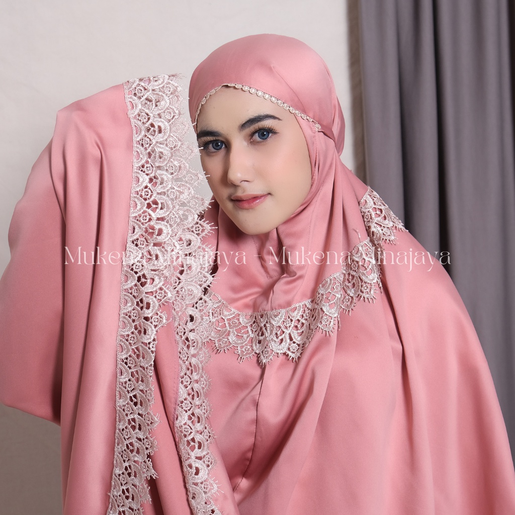 Mukena Dewasa Renda Mewah Jumbo Daily Traveling  Sutra Velvet Premium Fashion Mukenah Dewasa Muslim Terbaru