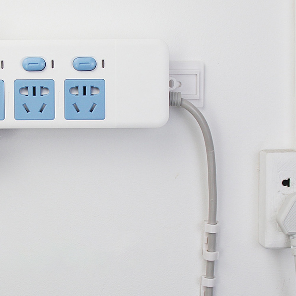 ღ Self-Adhesive Socket Fixer Kuku Gratis Plug Rak Pemegang Dinding Plug Stiker Sucker Tanpa Jejak Socket penyimpanan Rumah Organizer Kabel Rak
