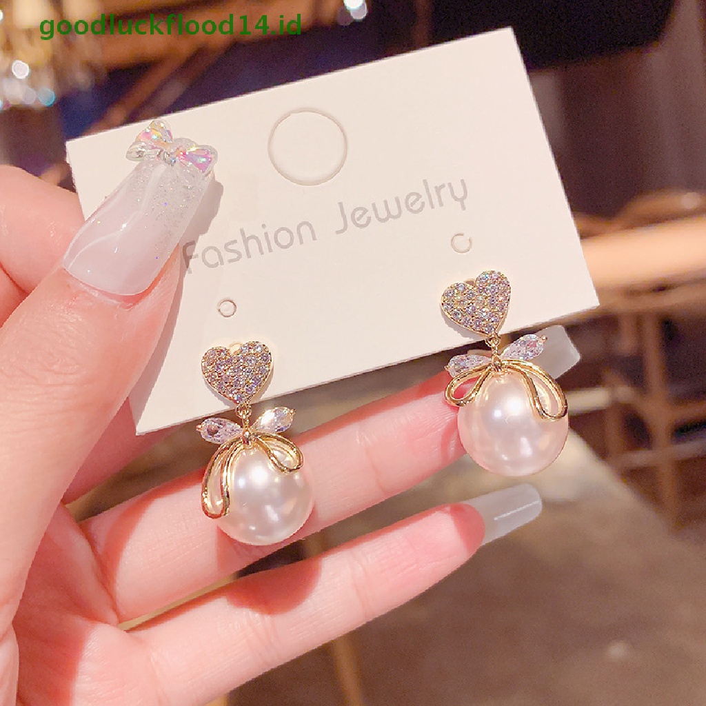 [GOOGFOUR] 1pasang Wanita Stainless Steel Mutiara Imitasi All-Match Sederhana Stud Earrings Pendant [TOP]