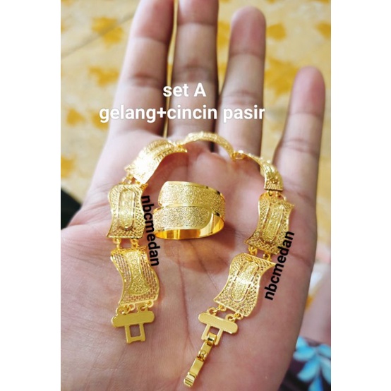 Gelang replika emas 24 k dan 22 k dan mewah, cocok dipake sehari hari