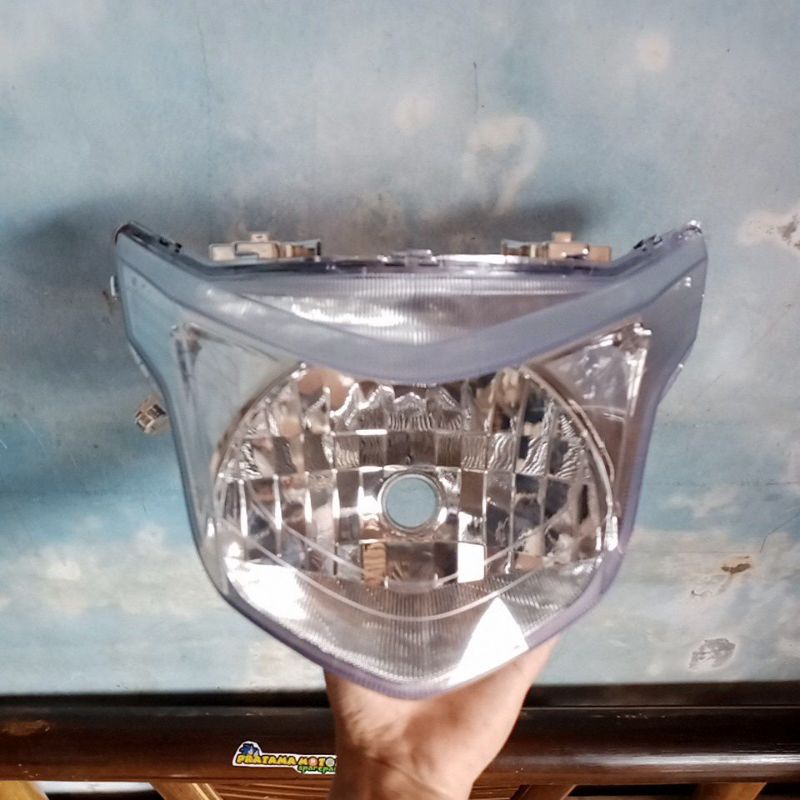 Reflektor lampu depan motor Honda beat pop