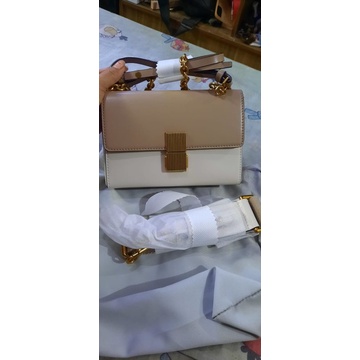 PL Tas Charles n Keith Original store