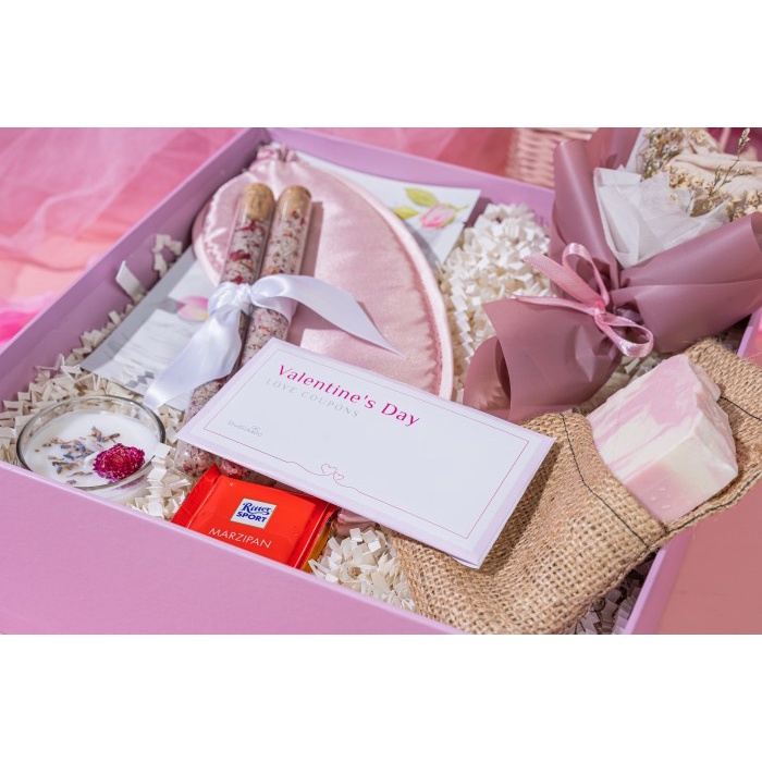 

✨READY✨ -Treat for the Missus / Valentine Gift / Valentine Hampers- 1.1.23
