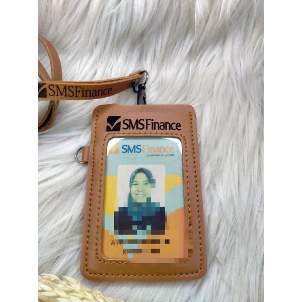 

ID CARD HOLDER KULIT/GANTUNGAN ID CARD/NAME TAG/LANYARD/ID CARD LOGO TULISAN