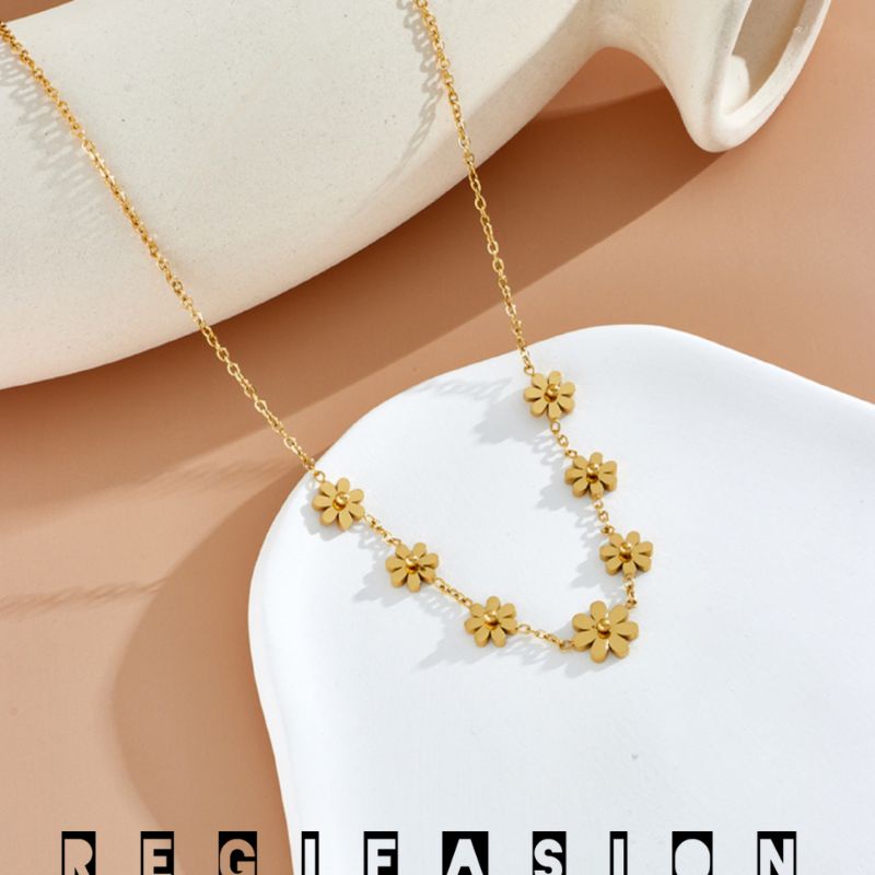 Kalung Titanium Wanita Korea Emas 18K Kalung Wanita Korea Liontin Bunga Cantik Kalung Titanium Asli Anti Karat Tidak Luntur