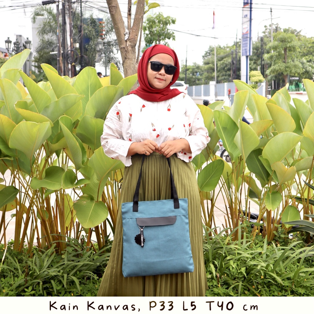 Tas ready Tas Totebag Wanita Fashion tali hitam Tas Bahu samping murah bisa dropshiping gantungan kunci bunga