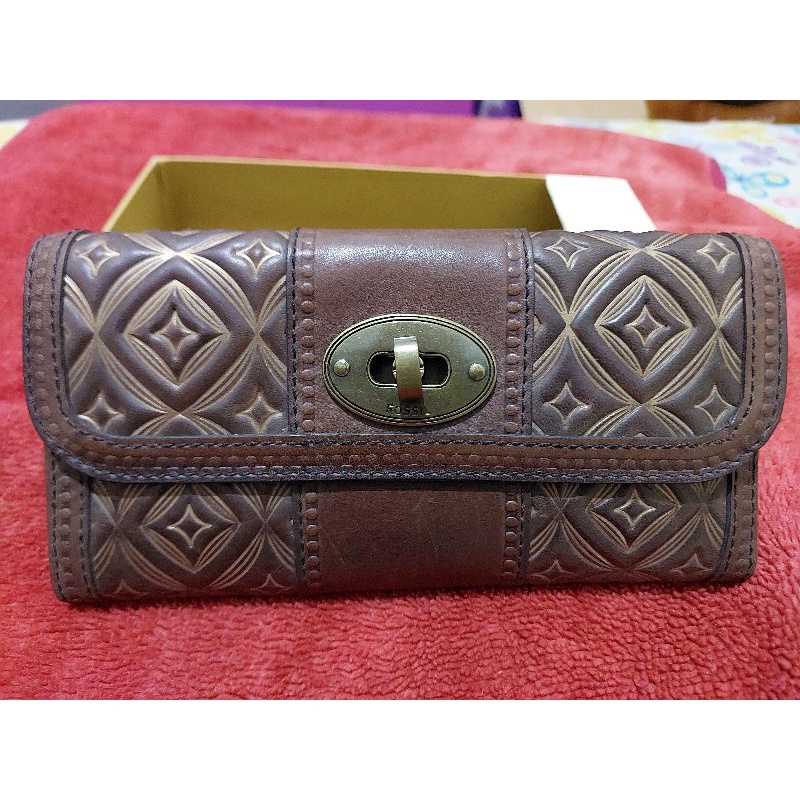 sale nyungseb fossil vrv/vri embossed wallet preloved vgc