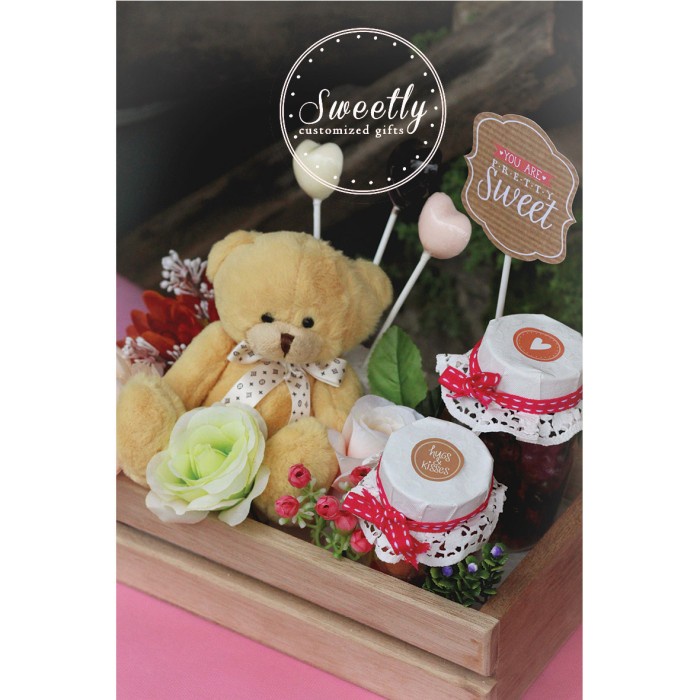 

✨READY✨ -Box Parcel Valentine Gift Boneka Beruang Teddy Bear Import + Coklat- 1.1.23