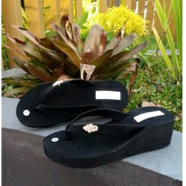 Sendal Hak Tinggi Beludru / Sendal Wedges Wanita / Sendal Jepit Wanita / Sendal Cewek / Sandal Spon (Prada Merak)