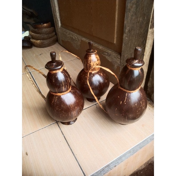kempis botol air minum batok kelapa tua / kendi batok kelapa