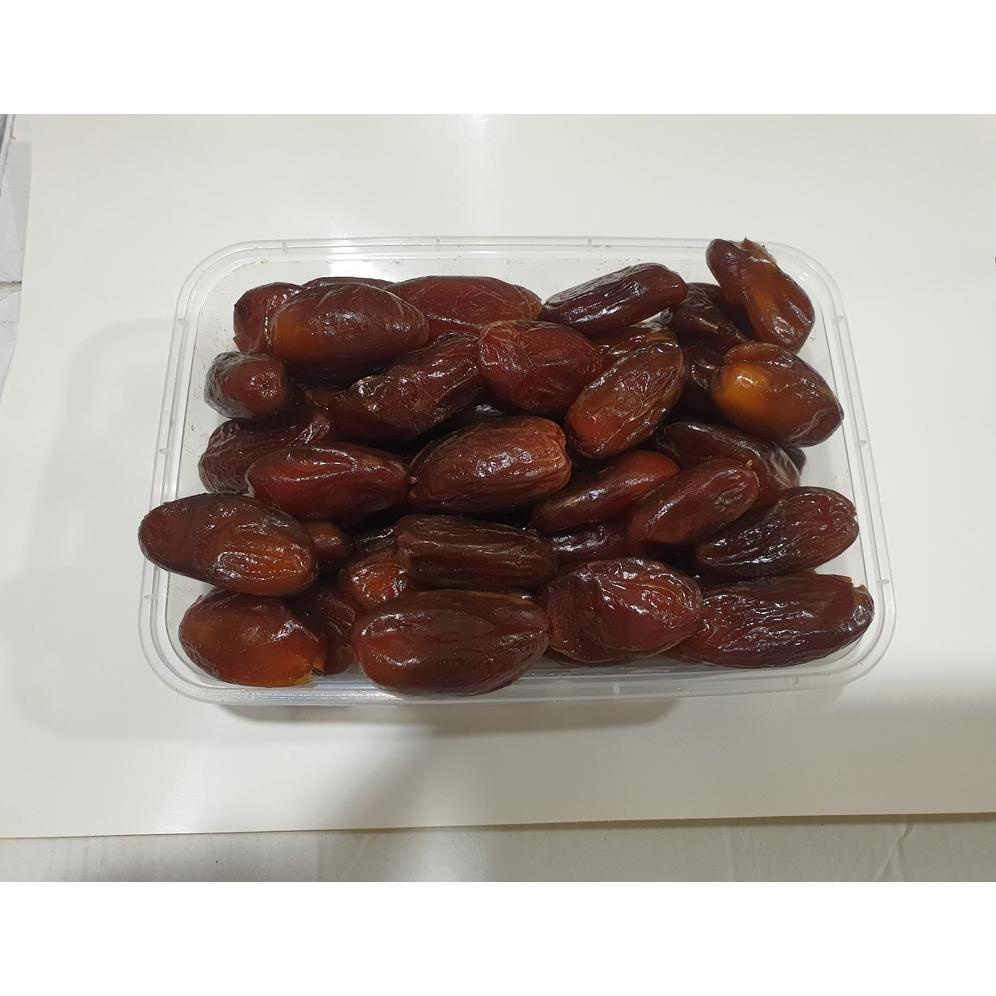 

PRODUK- NEW KURMA TUNISIA MADU 1KG// NON TANGKAI CURAH(EXP 2024) .