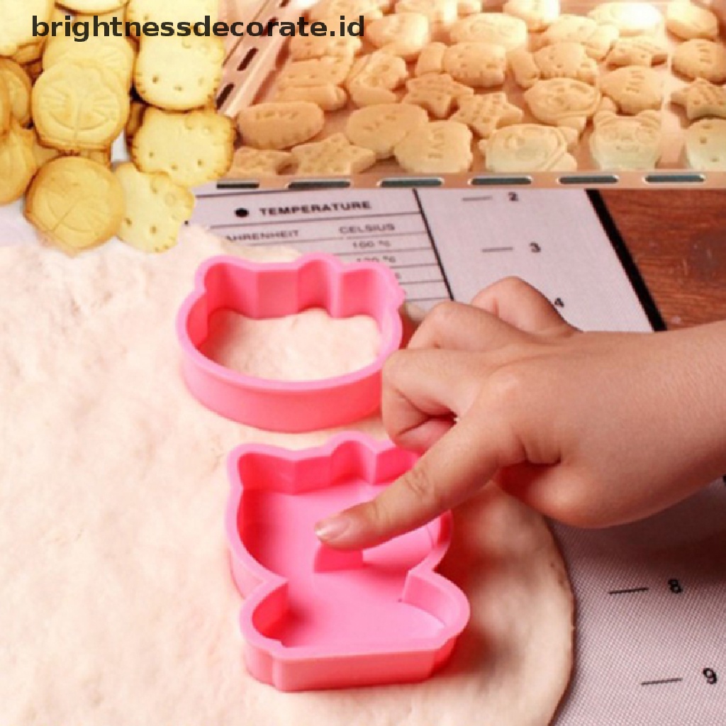 [Birth] 2pcs Kawaii Hellokts Anime Cetakan Biskuit Mini Kartun Lucu 3D Bentuk Kucing Tools [ID]