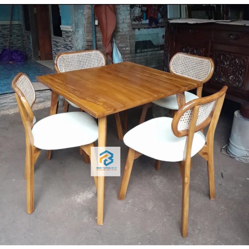 Meja Makan Minimalis 4 Kursi Rotan Jati