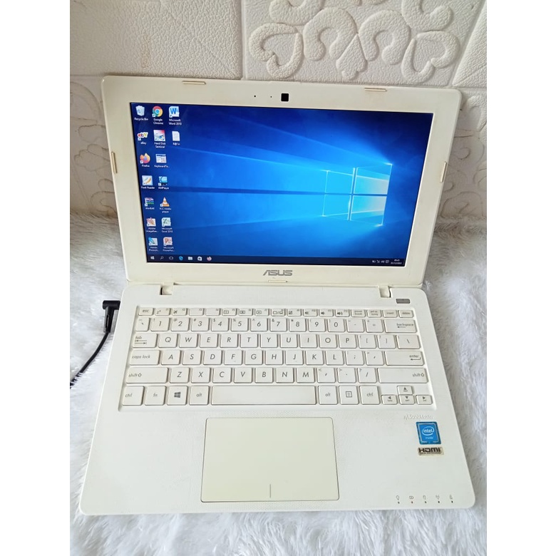 NOTEBOOK ASUS X200CA,NOTEBOOK BEKAS,LAPTOP MURAH BERKUALITAS,LAPTOP SECOND