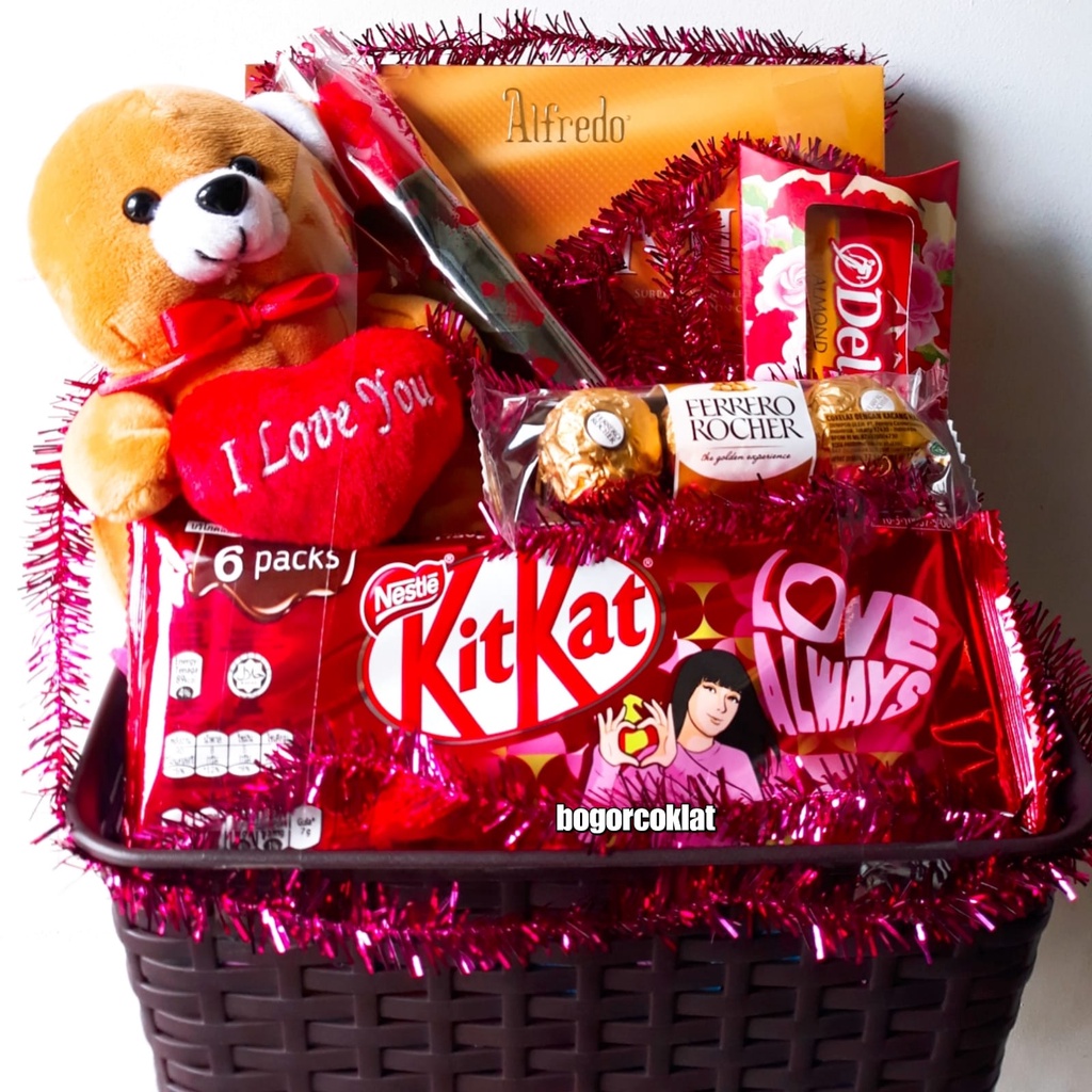 

Hampers Valentine Teddy Mawar KitKat