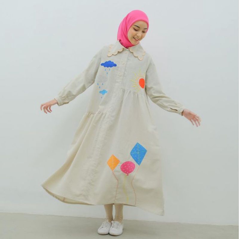 

sunny day abaya by dfr.cloth