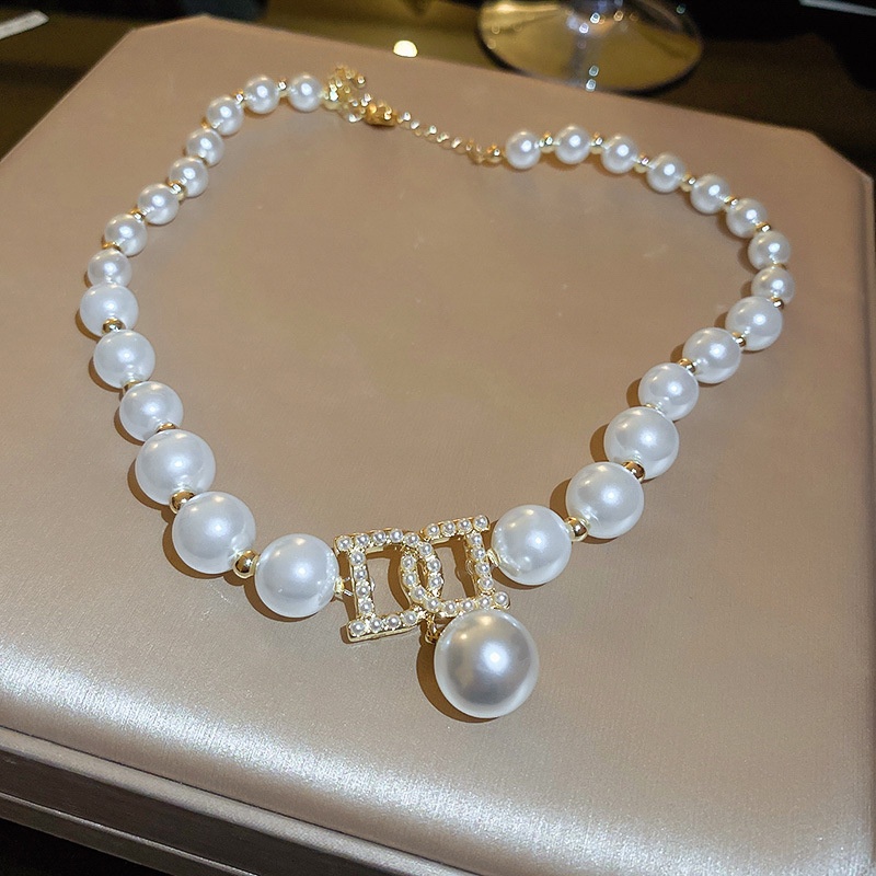 Kalung Huruf D Mutiara Emas Vintage Fashion Pendek Pearl Necklace Wanita Rantai Klavikula