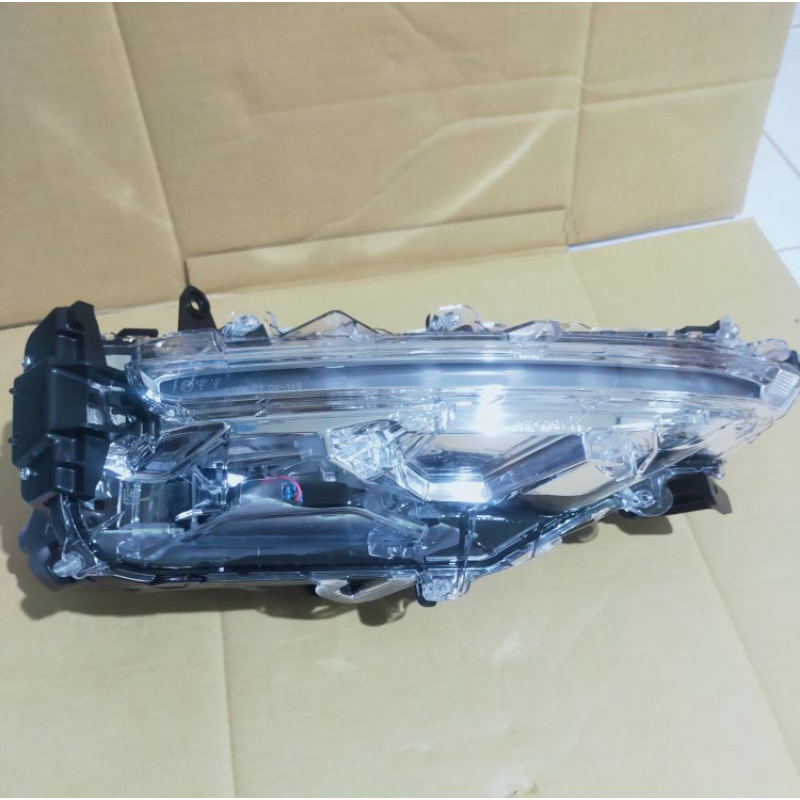 lampu sein sen bemper Fortuner vrz LED running original Gress baru