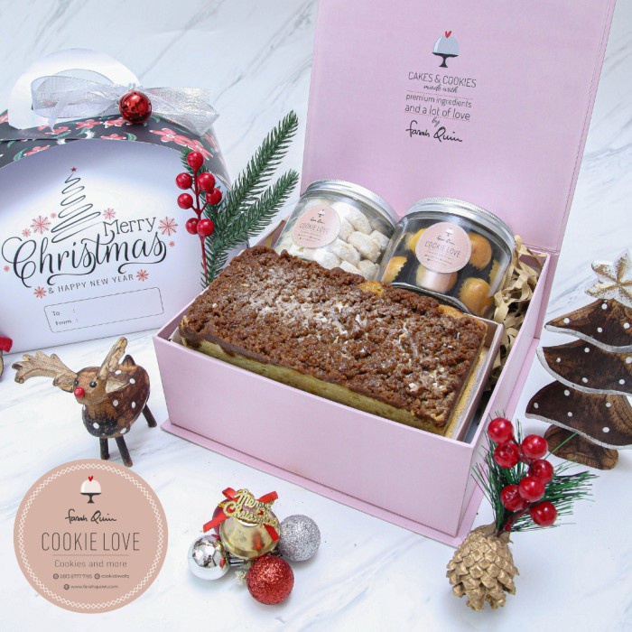 

Christmas Hampers Paket B (Crumble Cinnamon Cake + 2 Cookies Premium)