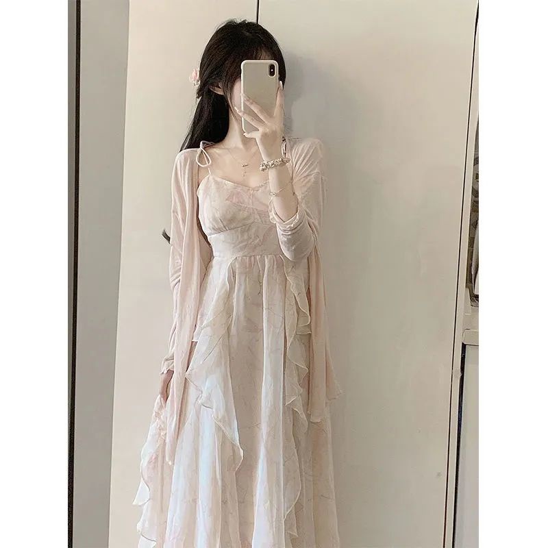 Red Setelan wanita 2022 musim panas baru gaya Prancis angin lembut kardigan ramping + gaun mengacak-acak tali ikat dua potong set