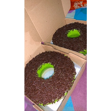 

Bolu Pandan / Bolu Pinky Valentine / Hampers Kue Imlek Natal Hadiah / Bingkisan Bolu / Bolu Untuk Acara