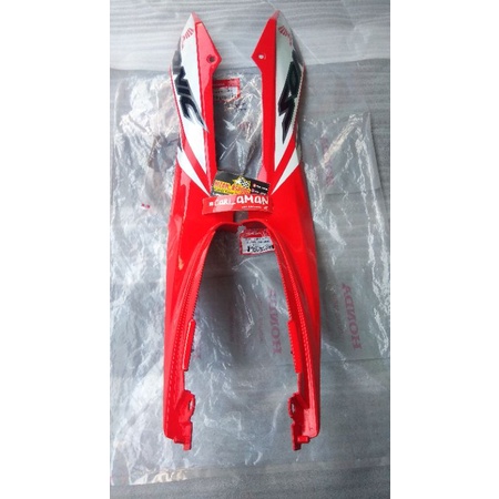 COVER BODY SAYAP DEPAN ATAS KIRI KANAN SONIC  150R  WARNA MERAH 100% ORIGUNAL AHM