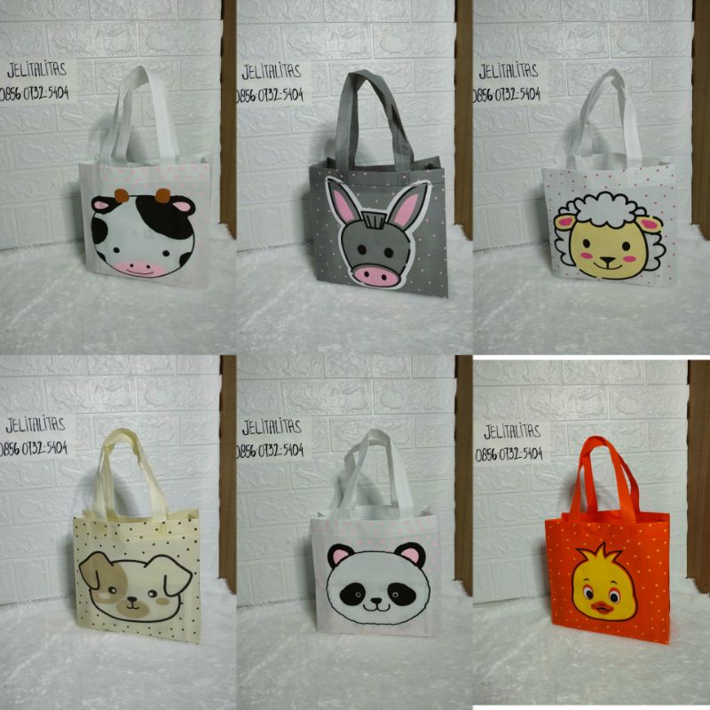 

Tas Ulang Tahun anak ukuran 25x25x9 cm