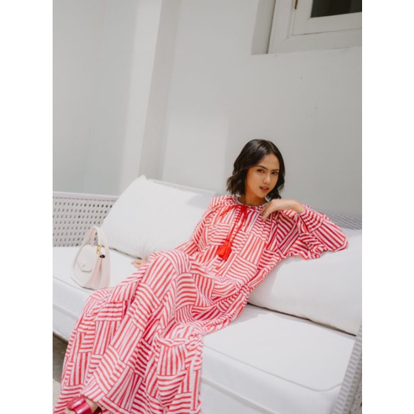 Chloe Scarlet by intalicious