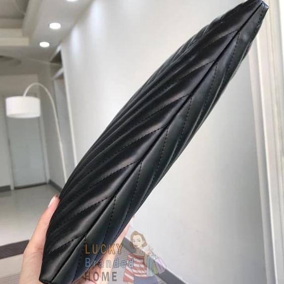 Tory Burch Kira Chevron Zip Leather Pouch - CLUTCH TORY BURCH ORIGINAL