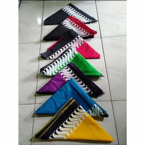 udeng segitiga bamyuwangi / udeng ikat jawa timuran / udeng iket motif batik jawa / udeng iket jaran