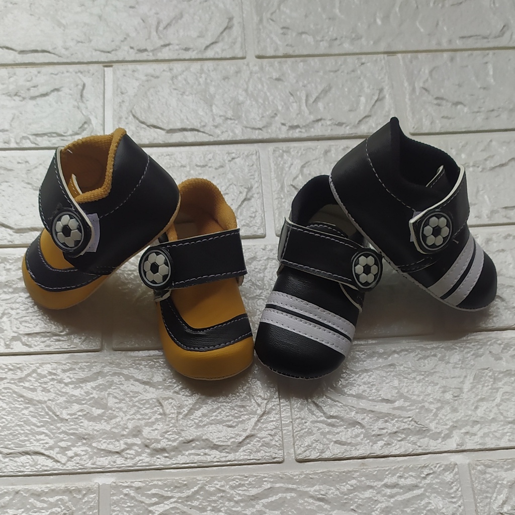 Sepatu bayi laki - laki  / cowok slip - on