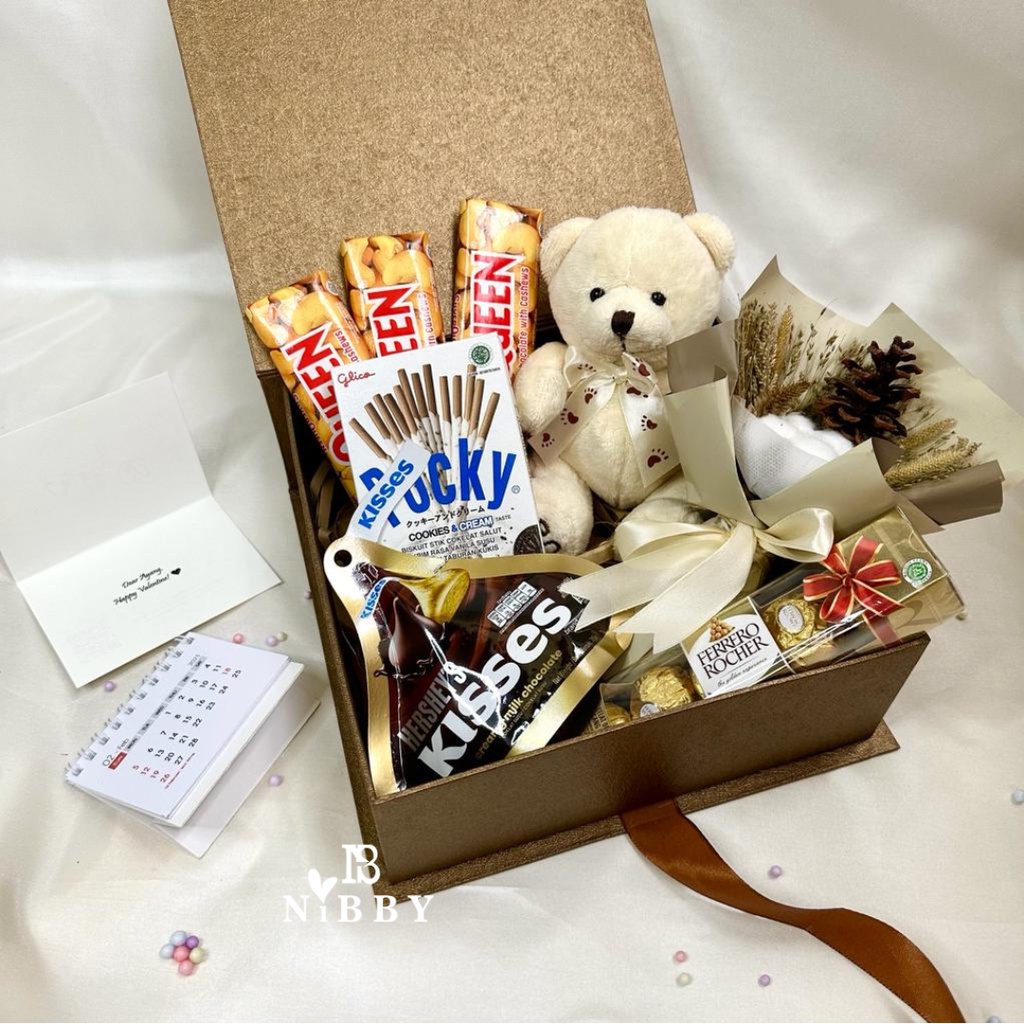 MELTLOVE HAMPERS Valentine Gift Chocolate | Hard Box | Buket Bunga | Coklat Fererro Silverqueen Pocky Kisses| Boneka Premium | Hadiah Pacar Cewek Ulang Tahun Wisuda Anniversary Sidang Mewah