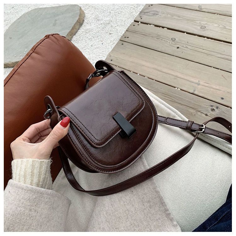 Tas High-End Wanita 2022 Baru Trendi Musim Panas All-Match Gaya Asing Net Red Niche Tas Sadel In Bahu Messenger tas