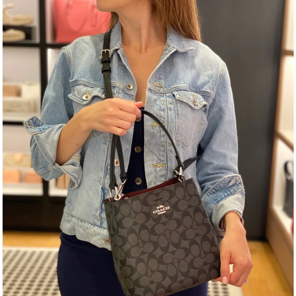 coc 2312 1011 2811 3238 8610 7975 2310 3411 Small Town Bucket Bag