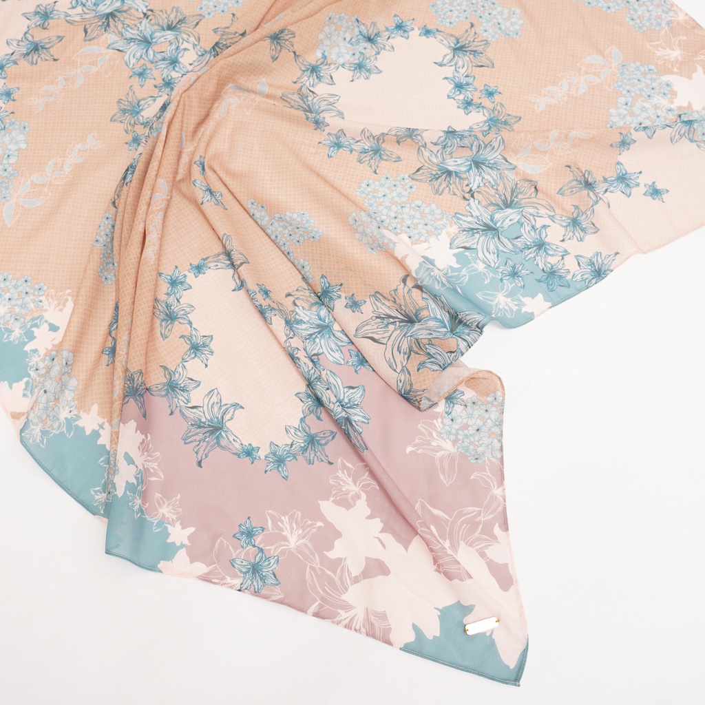 ALIF HIJAB SEGI EMPAT MOTIF PARIS PREMIUM KOREA - MILKY WAY IN APRICOT ( SPR-D4-004 )