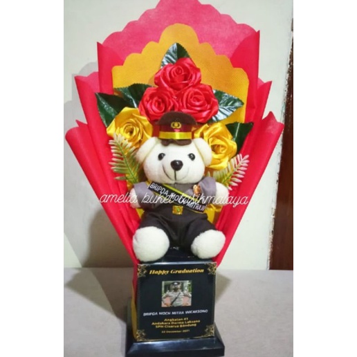 BUKET PIALA BONEKA /BUKET WISUDA/BUKET BONEKA PROFESI