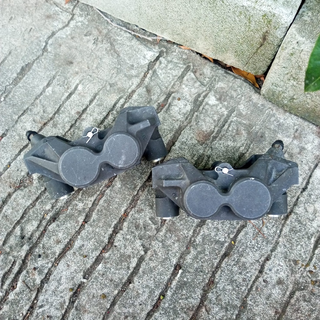 Kaliper Caliper Sepasang Kanan Kiri Sumitomo Yamaha yfz R6 R1 4 Piston