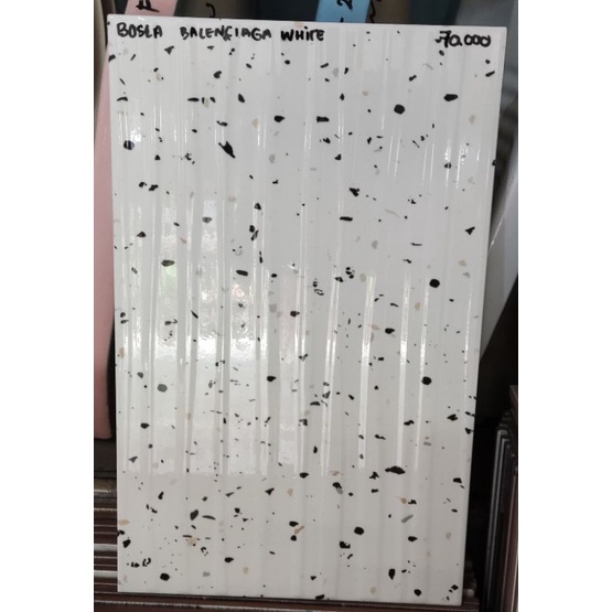 keramik 25x40 dinding kamar mandi putih bintik
