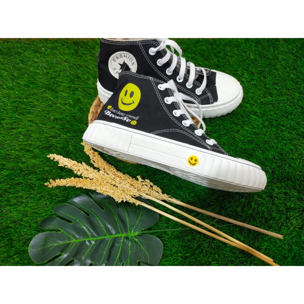 Sepatu Sneakers Wanita High Kasual Smillee Premium Import